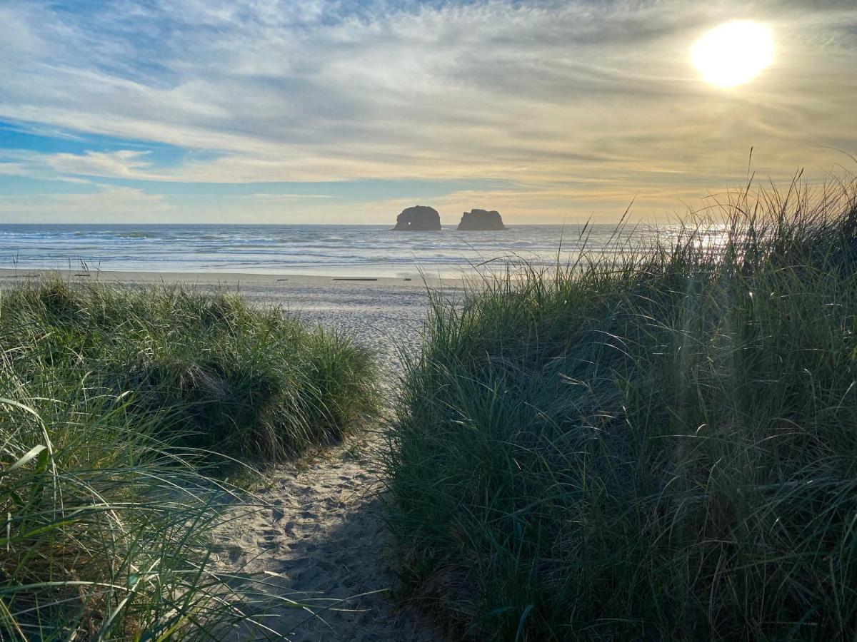 Holiday home Rockaway Vibes,waterfront Oceanfront Rockaway House Near Downtown,wifi, Washer Dryer