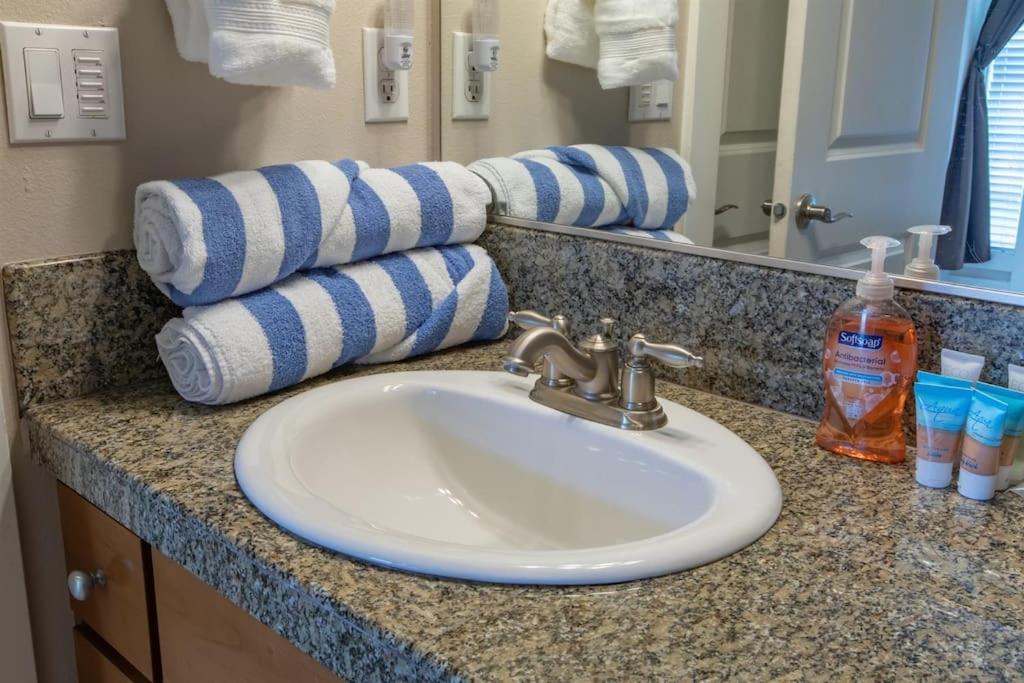 Holiday home Rockaway Vibes,waterfront Oceanfront Rockaway House Near Downtown,wifi, Washer Dryer