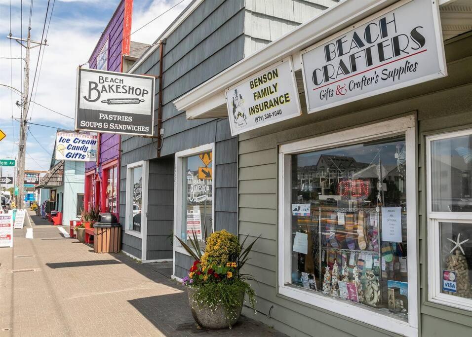 Rockaway Vibes,waterfront Oceanfront Rockaway House Near Downtown,wifi, Washer Dryer Holiday home *