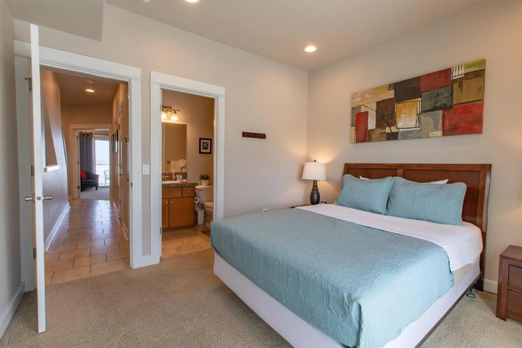 Rockaway Vibes,waterfront Oceanfront Rockaway House Near Downtown,wifi, Washer Dryer * Rockaway Beach